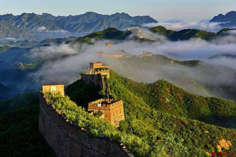 承德金山嶺長城大酒店咨詢預(yù)定電話18633570222 15703350808