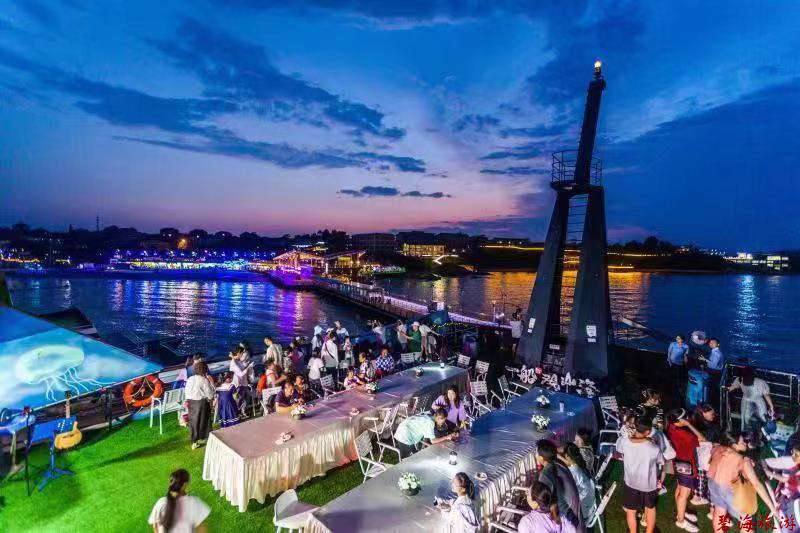 秦皇島北戴河浪淘沙長城號公主號尋仙號求仙號游船